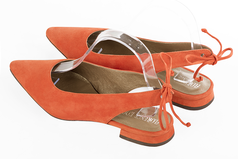 Clementine orange women's slingback shoes. Pointed toe. Flat block heels. Rear view - Florence KOOIJMAN